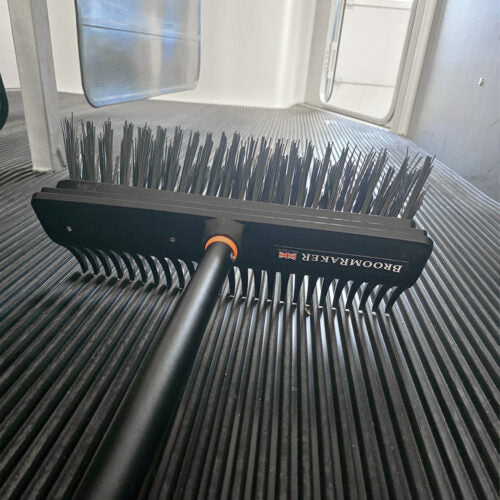 Ifor Williams BroomRaker: Kombineret kost & rive